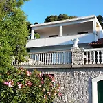 Vjera Appartement Tisno